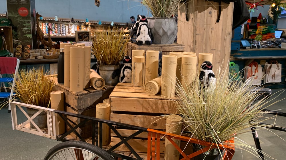 Promotionstisch «Treeck» in den Zooshops im Mai 2023.