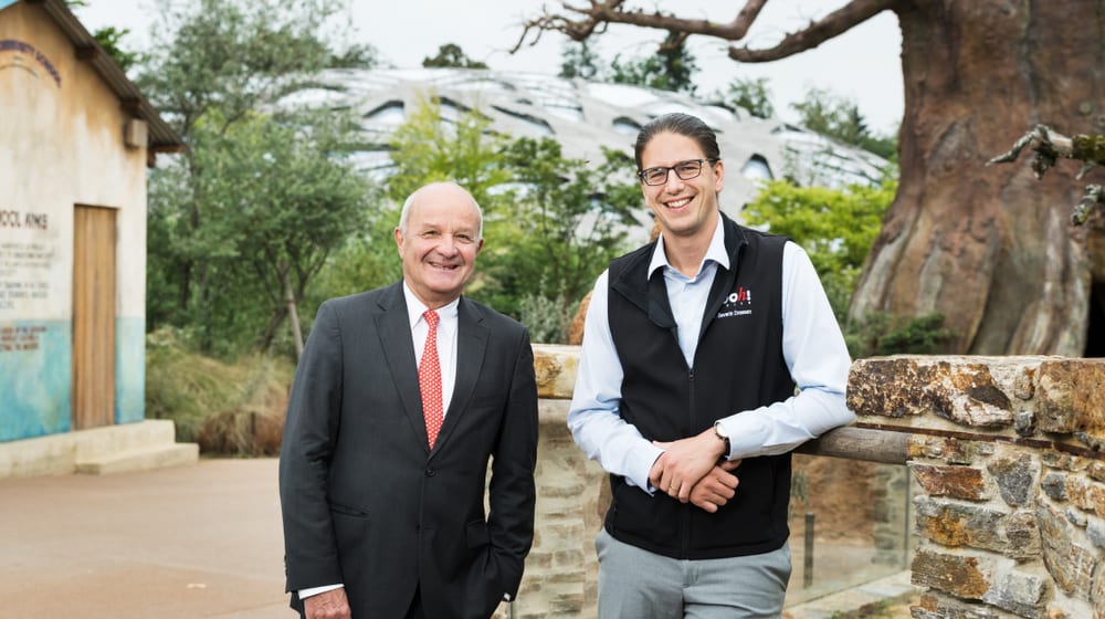 Zoo-Verwaltungsratspräsident Martin Naville (l.) und Zoodirektor Severin Dressen in der Lewa Savanne.