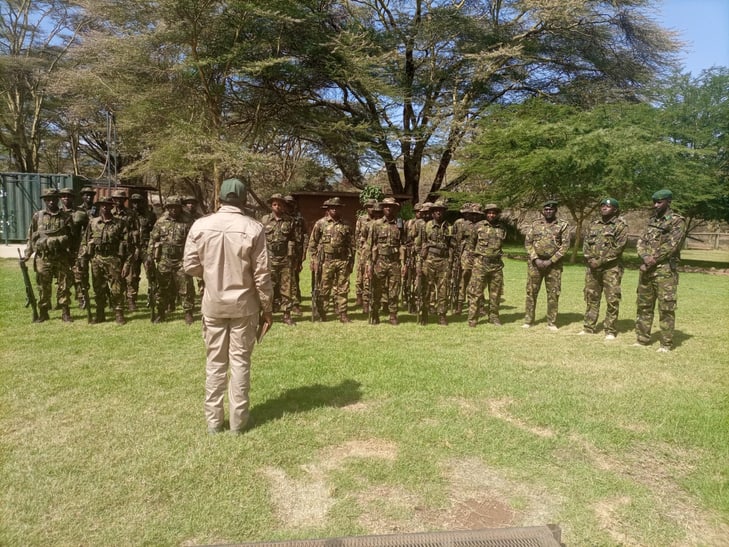 John Kinoti, CPPO im Lewa Wildlife Conserverancy in Kenia, mit dem Anti-Poaching-Team.