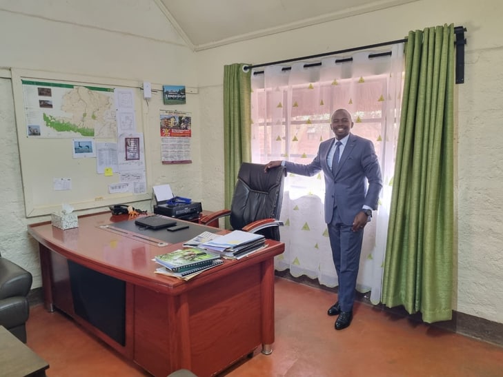 John Kinoti, CPPO im Lewa Wildlife Conserverancy in Kenia, in seinem Büro.