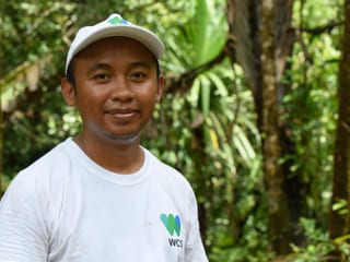 Conservation Fellow James Mamisoa Rafanoharana, Amphibien-Spezialist der WCS Madagascar.