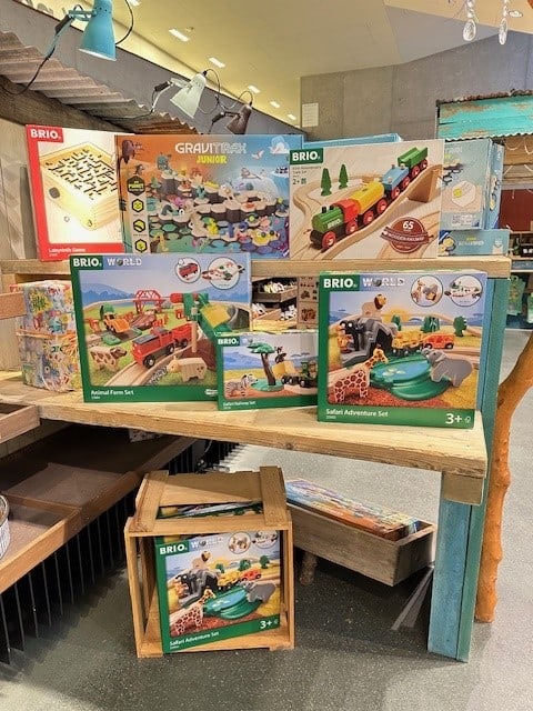 Promotionstisch in den Zooshops im November 2023.