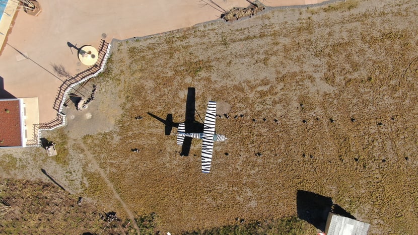 Luftbild des Lewa Airstrips in der Lewa Savanne.